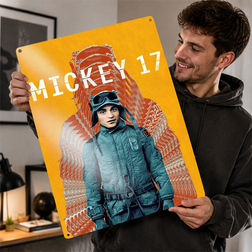 Home Cinema Gifts - Affiche Métallique du Film Mickey 17,